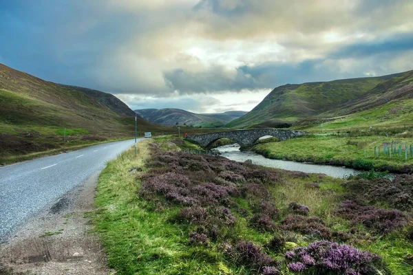 Old Military Road 英国苏格兰 阿伯丁郡 皇家迪塞德的Braemar 凯恩斯国家公园 苏格兰高地的风景 — 图库照片