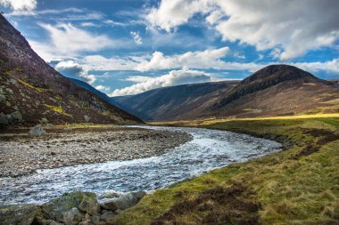 Glen Mark ve Mark 'ın suyu Angus, İskoçya, İngiltere' de. Cairngorms Ulusal Parkı.
