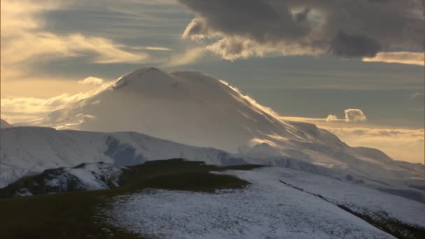 Uno Los Volcanes Kamchatka Los Volcanes Kamchatka Son Fascinantes Misterio — Vídeos de Stock