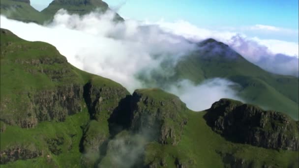 Niebla Matutina Las Laderas Sikhote Alin Montañas Nubes Flotantes Picos — Vídeos de Stock