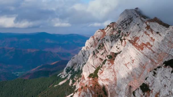 Bergskedja Bakgrunden Moln Alpint Landskap Peaks Sikhote Alin Range Sikhote — Stockvideo