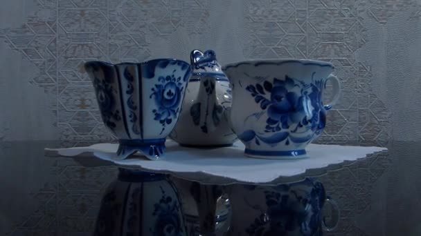 Tetera Tazas Vajilla Casa Estilo Ruso Tradicional Gzhel Primer Plano — Vídeos de Stock