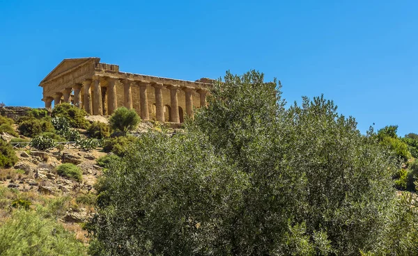 Templo Concordia Una Cresta Frente Ciudad Siciliana Agrigento Verano — Foto de Stock