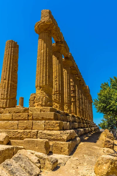 Vista Por Lado Del Templo Juno Antigua Ciudad Siciliana Agrigento — Foto de Stock