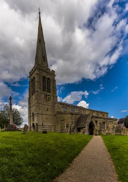 Une Vue Vers Église Dans Ville Geddington Royaume Uni Été — Photo