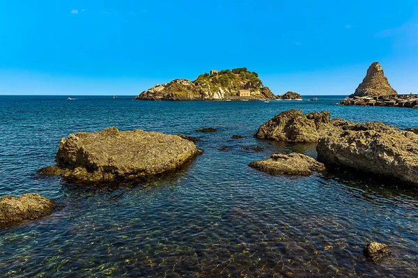 Basalte Rochers Dessus Dessous Mer Bleue Scintillante Aci Trezza Sicile — Photo