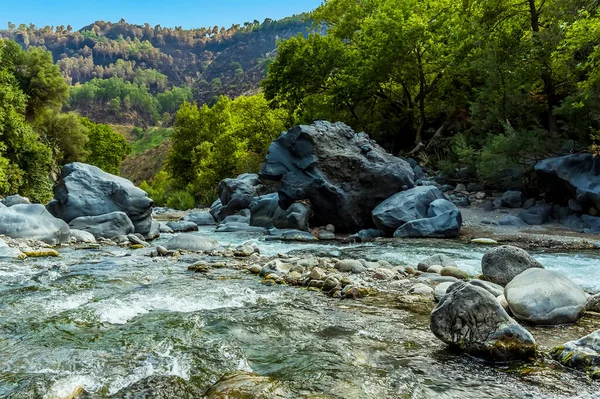 Massive Vulkanische Felsbrocken Liegen Sommer Flussbett Des Alcantara Flusses Der — Stockfoto