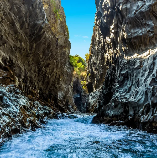 Panoramisch Uitzicht Versmallen Alcantara Kloof Bij Taormina Sicilië Zomer — Stockfoto