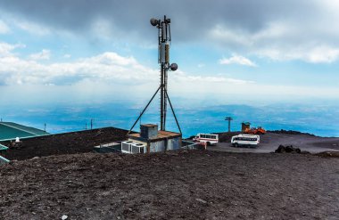 Sicilya, Etna Dağı 'ndaki yüksek teleferik istasyonu.
