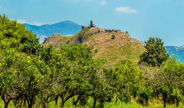 View Orchard Hill Top Ruin Foot Hills Mount Etna Sicily — Stock Photo, Image