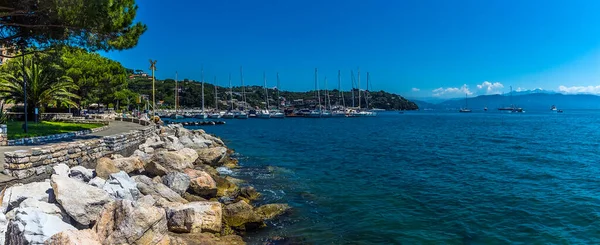 Yaz Mevsiminde Talya Nın Porto Venere Kentindeki Yeni Marinaya Doğru — Stok fotoğraf