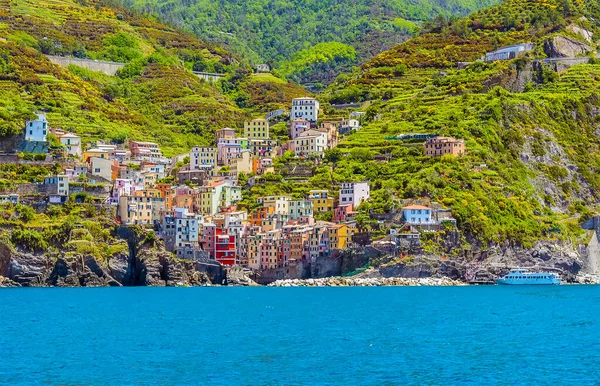 Uma Vista Mar Para Aldeia Riomaggiore Itália Verão — Fotografia de Stock