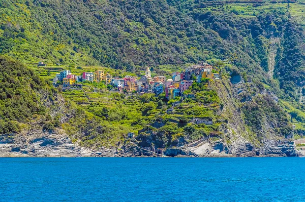 Uma Vista Mar Olhando Para Topo Penhasco Assentamento Corniglia Verão — Fotografia de Stock