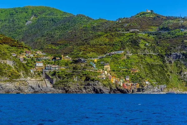 Uma Vista Mar Para Aldeia Cinque Terre Riomaggiore Itália Verão — Fotografia de Stock