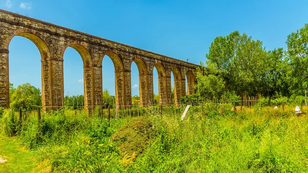 Uma Vista Impressionante Aqueduto Nottolini Três Quilômetros Comprimento Lucca Itália — Fotografia de Stock