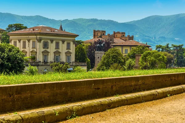 Una Vista Desde Las Murallas Ciudad Hacia Las Afueras Lucca — Foto de Stock