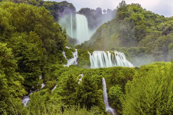 Dlouhý Pohled Velkolepé Římské Vodopády Marmore Umbria Itálie Létě — Stock fotografie