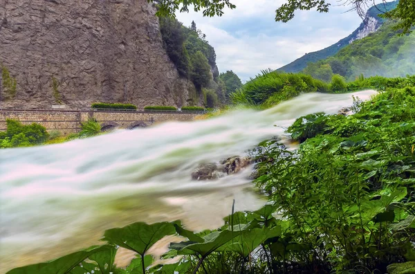 Dlouhý Pohled Spodní Pódium Římského Vodopádu Marmore Umbria Itálie Létě — Stock fotografie