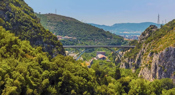 Pohled Římských Vodopádů Marmore Umbria Itálie Směrem Mostu Přes Řeku — Stock fotografie