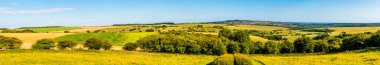 Yazın Brighton, Sussex, İngiltere 'ye doğru Chattri anıtının panorama manzarası