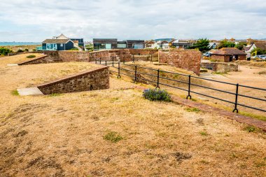 Shoreham, Sussex, İngiltere 'deki Shoreham Kalesi harabelerinin tepesinden bir manzara.