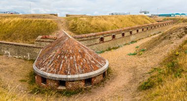 Shoreham, Sussex, İngiltere 'deki Shoreham Kalesi' nin harabelerinde iyi korunmuş bir köşe kalesi manzarası.