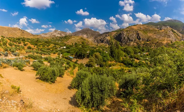 夏のスペイン シエラネバダ山脈へのモナチル郊外からのパノラマビュー — ストック写真