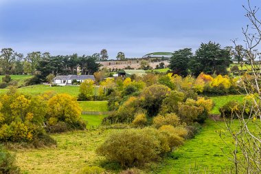 Newgrange, İrlanda çevresindeki tarlalar