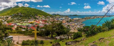 St. Martin 'de Marigot ve körfez manzarası
