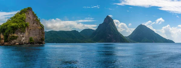 Widok Panoramiczny Soufriere Bay Lucia Pitons Oddali — Zdjęcie stockowe