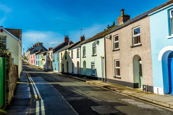 Över Flerfärgade Hus Typisk Gata Tenby Pembrokeshire Solig Dag — Stockfoto