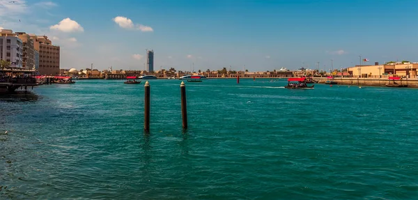 Kilátás Abra Taxik Dubai Creek Egyesült Arab Emírségekben Tavasszal — Stock Fotó