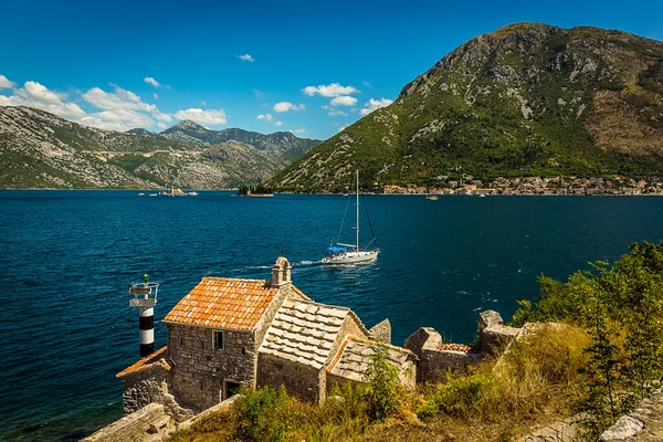 Faro Guarda Entrada Bahía Kotor Montenegro — Foto de Stock