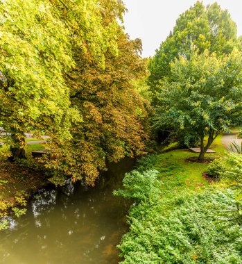 New Park, Melton Mowbray, Leicestershire, İngiltere 'deki River Eye köprüsünden bir görüntü.