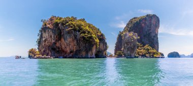 Tayland 'da Khao Phing Kan adasının Phang Nga Körfezi manzarası