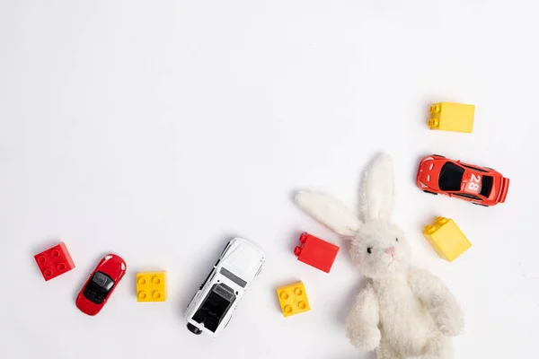 Brinquedos Constuctor Carros Vista Superior Sobre Fundo Branco Lugar Para — Fotografia de Stock