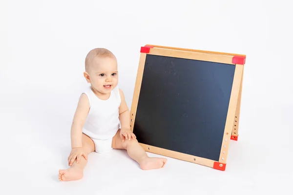 Child Draws Blackboard Chalk White Background Early Development Year Space — Stock Photo, Image