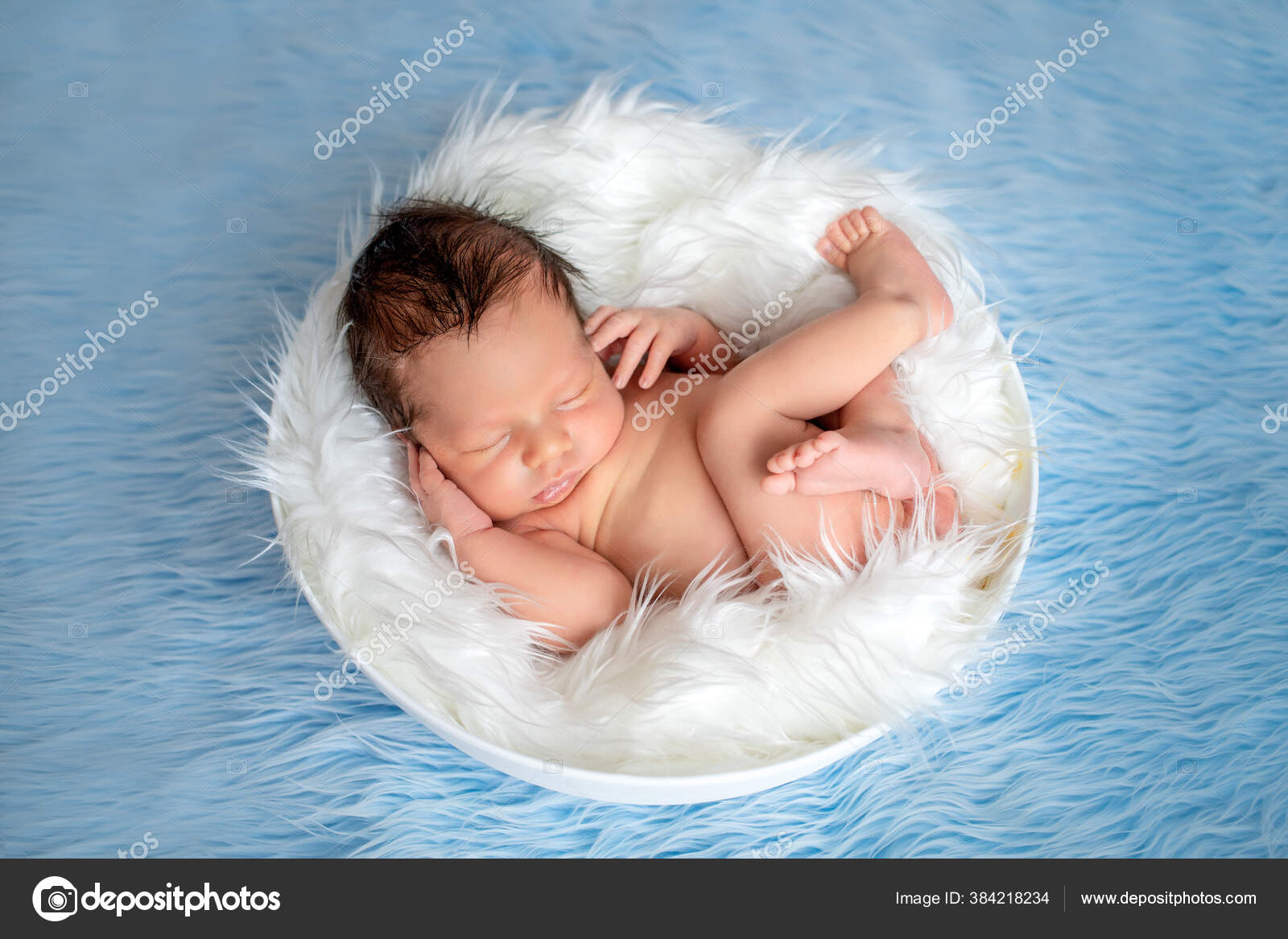 Retrato Bebe Recien Nacido Dias Edad Sobre Fondo Piel Azul Foto de stock 384218234 xorec300189 yandex.ru