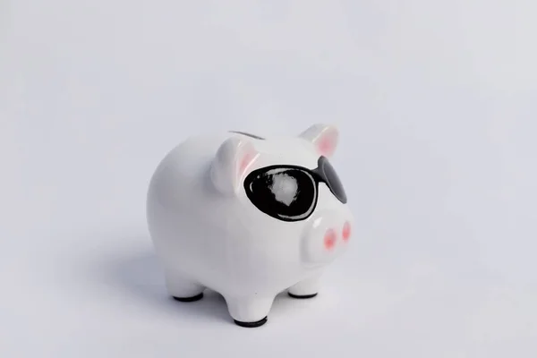 Piggy Bank Fundo Branco Espaço Para Texto — Fotografia de Stock