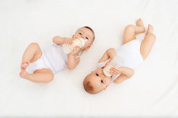 Two Children Boy Girl Twins Months Drink Milk Bottle Bed — Stock Photo, Image