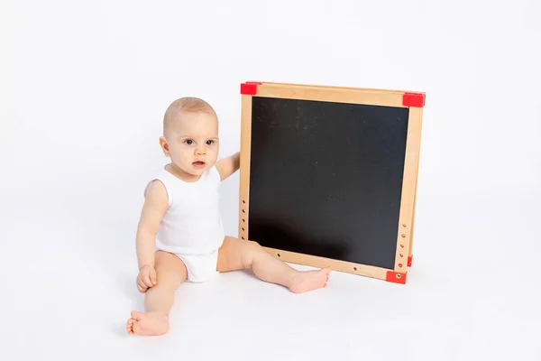 Child Draws Blackboard Chalk White Background Early Development Year Space — Stock Photo, Image