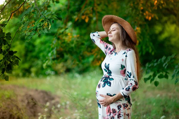 Pregnant Woman Dress Walks Nature Forest Summer — Stock Photo, Image