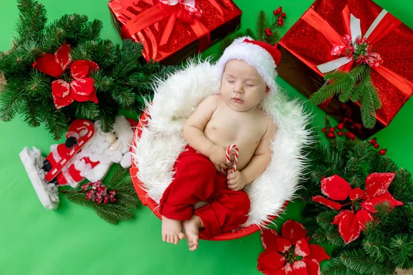 Enfant Endormi Dans Costume Père Noël Trouve Avec Bonbon Dans — Photo