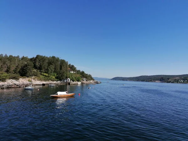 Båtar Sjön Sommardag — Stockfoto