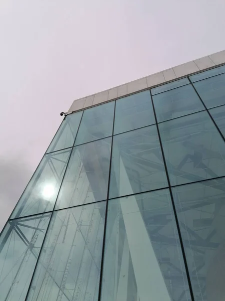 Modern Kontorsbyggnad Himlen — Stockfoto