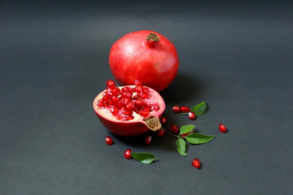 Piece Pomegranate Black Background Red Juice Pomegranate Dark Background Ripe — Stock Photo, Image
