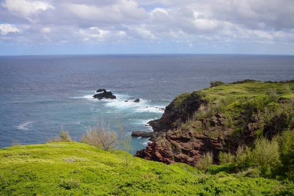 Veduta Scogliere Terreni Verdi Sopra Oceano Pacifico Nelle Hawaii Usa — Foto Stock