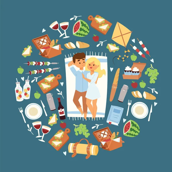 Feliz pareja de jóvenes en el picnic. Viaje a la naturaleza juntos. Ilustración vectorial con artículos de picnic, sandwiches jugo de uvas de malón de agua, pan, pasteles, manzanas, cubiertos de cesta . — Archivo Imágenes Vectoriales