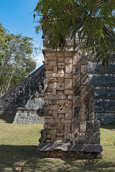 Ruins, pyramid and temples in Chichen Itza, Yucatan, Mexico — Stock Image Ruins Pyramid Temples Chichen Itza Yucatan Mexico Royalty Free Stock Images