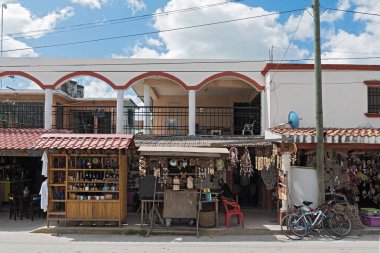 Bacalar, Meksika-Mart 07, 2018: Hediyelik eşya standları bacalar, quintana roo, Meksika ortasına